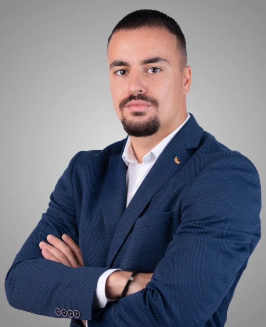 Момчил Петров - ИМОТИ ПРЕМИЕР - Агенция за недвижими имоти